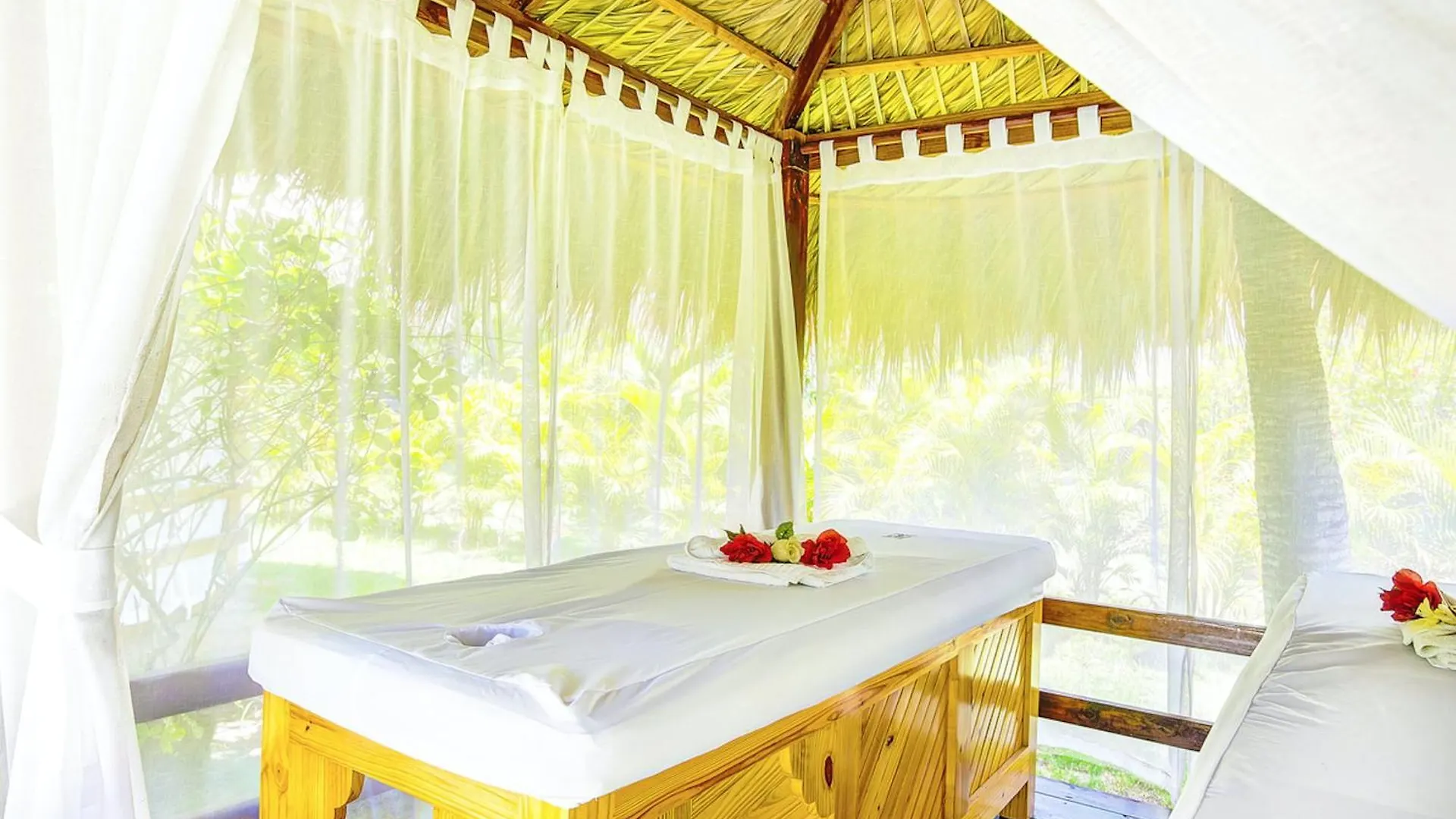 ***** Szálloda Tropical Studios Deluxe Punta Cana Dominikai Köztársaság